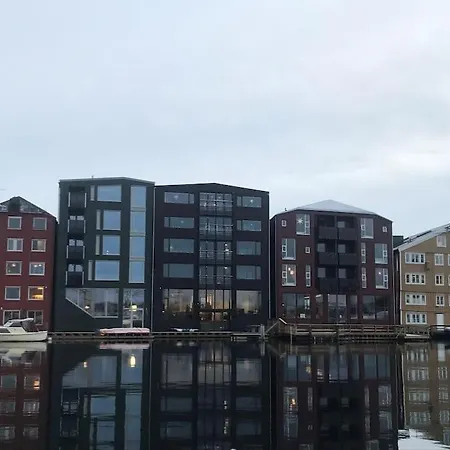 Flott Leilighet Midt I Sentrum Med Fantastisk Utsikt. Διαμέρισμα *