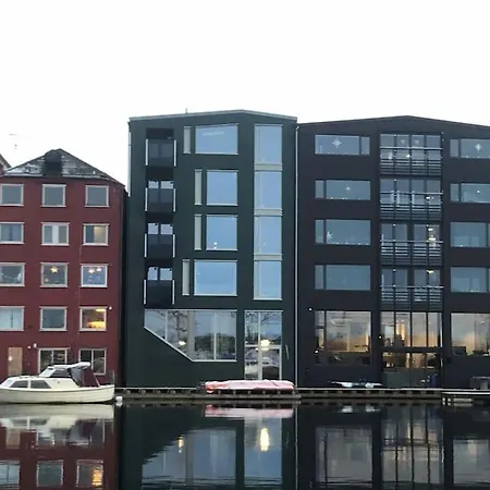 Flott Leilighet Midt I Sentrum Med Fantastisk Utsikt. Apartment *
